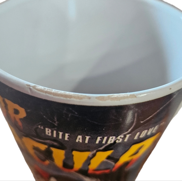 Mulberry The Terror Of Dracula "Bite At First Love" Cermaic Mug - Picture 2 of 6